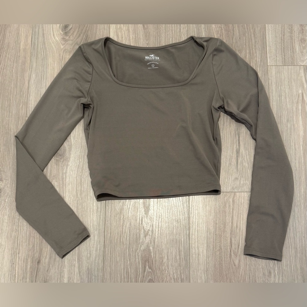 Hollister Long Sleeve Crop Top